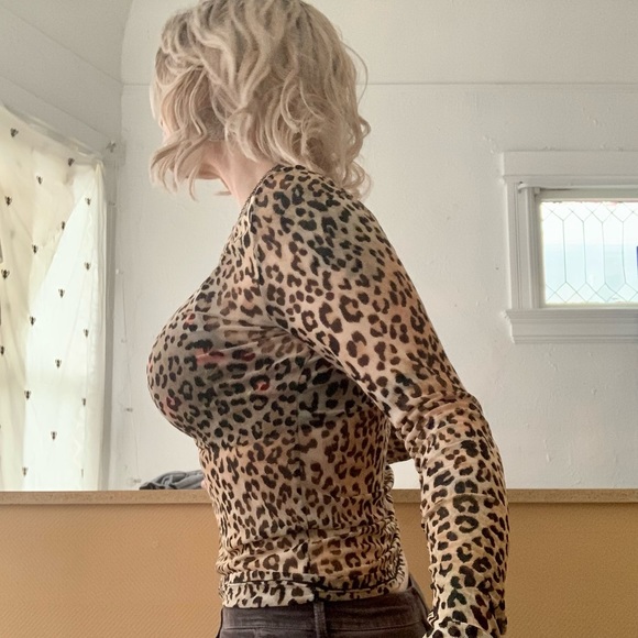 Mesh leopard print long sleeve top - Picture 4 of 5